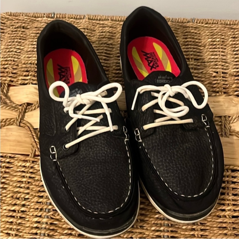 Sketchers GOGA MAX Golf Shoes Women's 9.5 Black White Soles Great Tread Sneaker